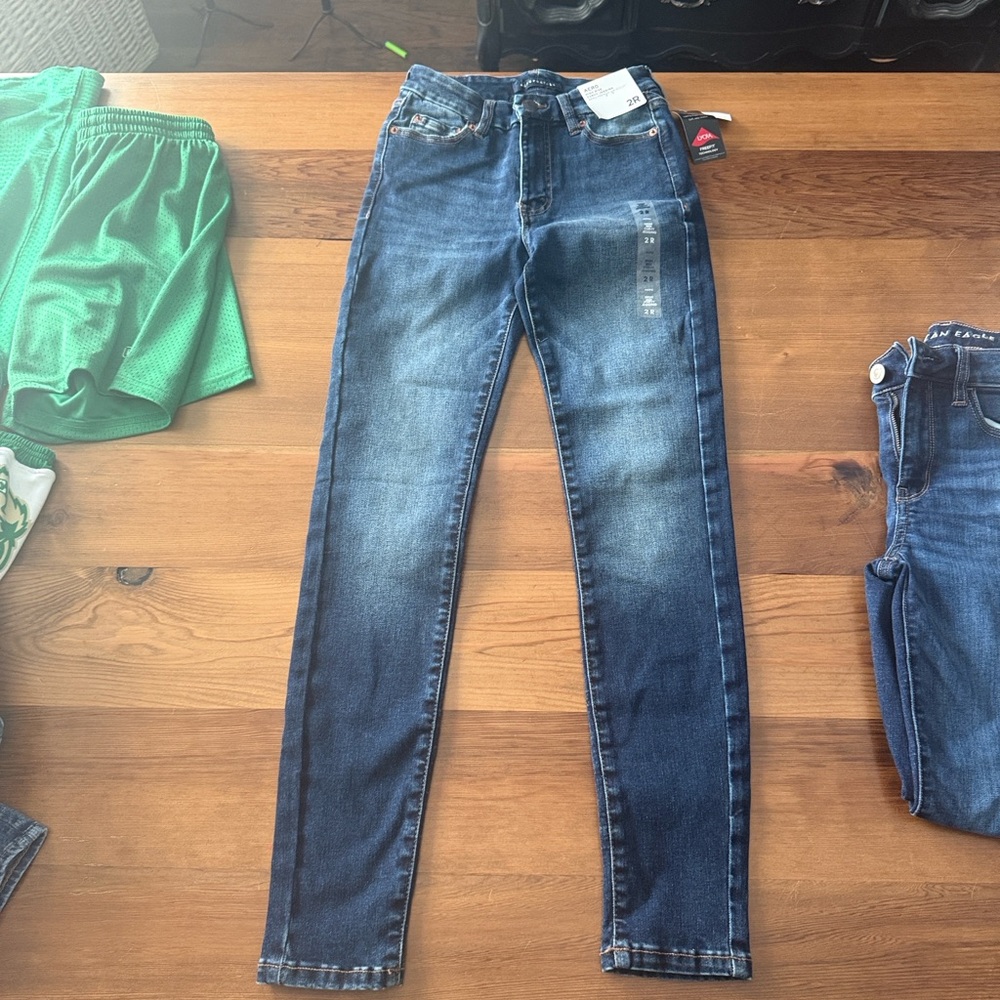 Aeropostale Women's Skinny Jeans - Blue. Size 2-regular never worn. NWT.